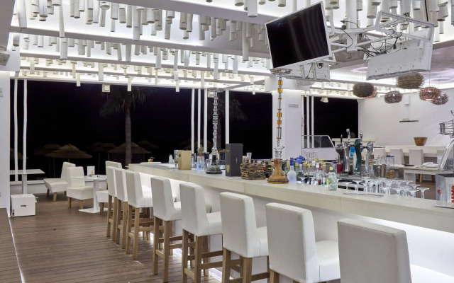 So White Club Resort