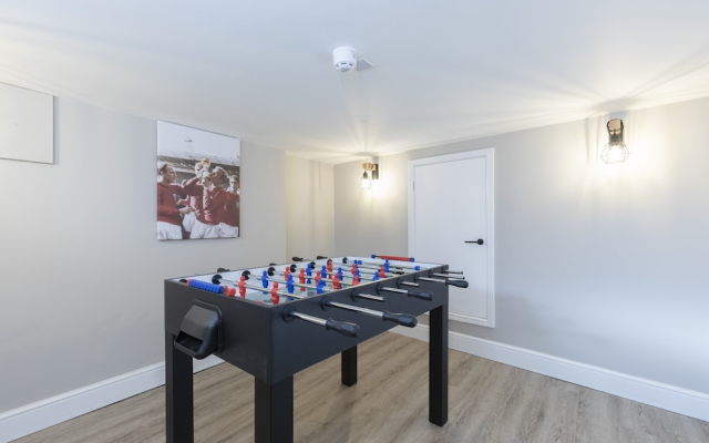 Elliot Oliver - Stunning 6 Bedroom Regency House With Parking