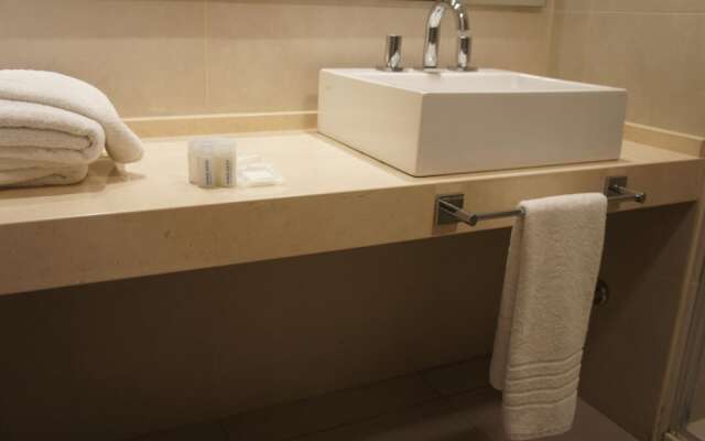 Olmos Suites