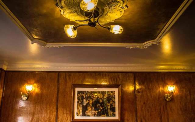 Cricklewood Lodge Hotel