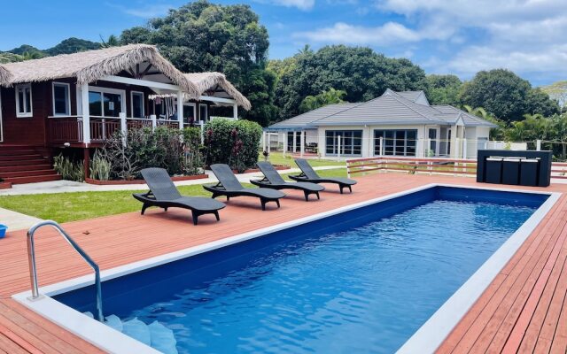 Red Hibiscus Villas