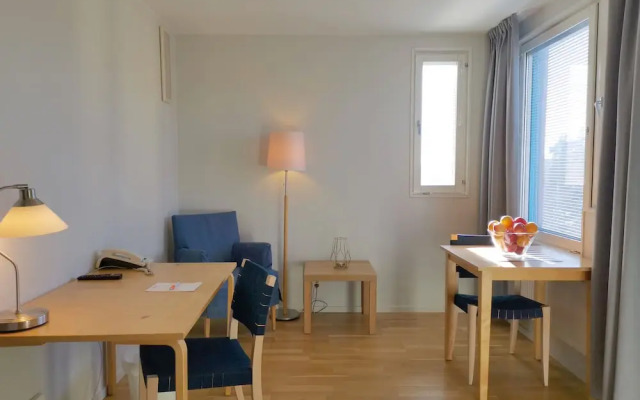 2Home Hotel Solna