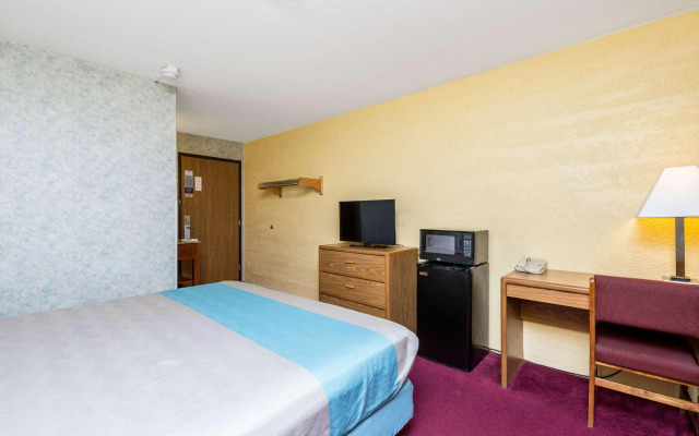Motel 6 Cedar Rapids, IA - Airport