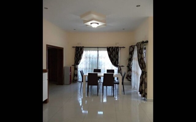 3 Bedrooms Exclusive Apartment in Kaludu