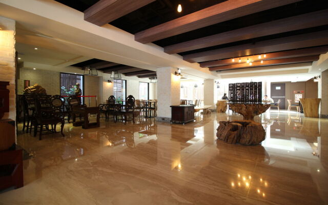 Lan Kwai Fong Garden Hotel