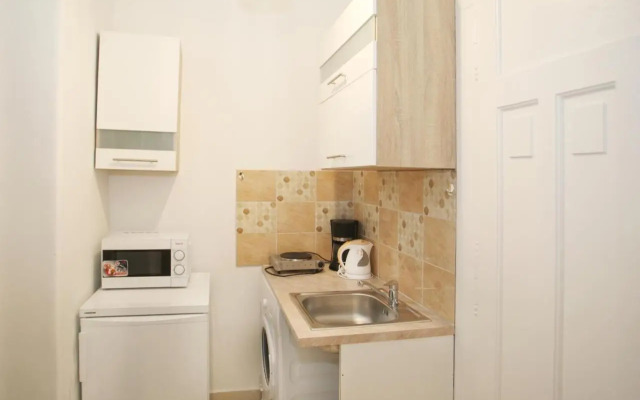 Ariel Studio Close to St. Stephen Basilica