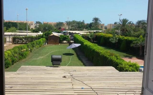 ڤيلا صف اول بحيرة , مارينا , العلمين