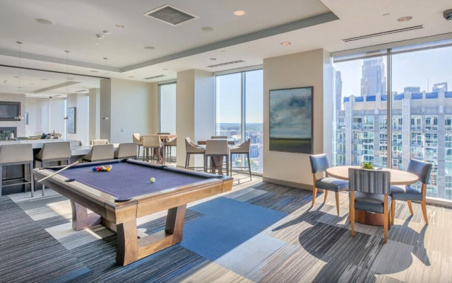 FRONTDESK Skyhouse Apts Uptown Charlotte