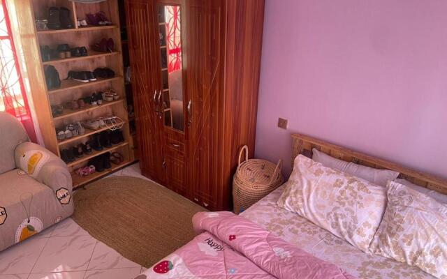 Barie's Apartment & BB