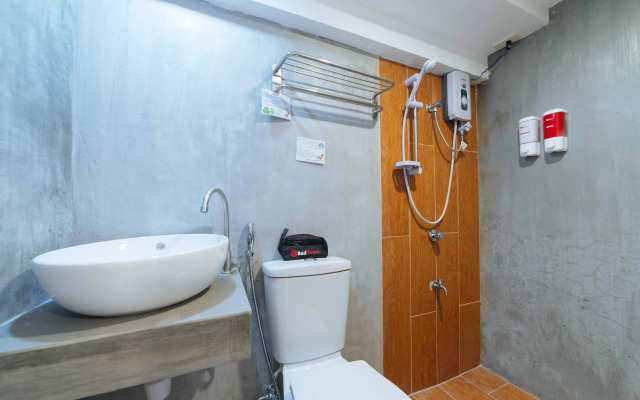 RedDoorz Plus @ Danlig Street Makati