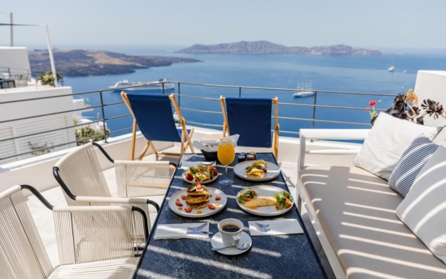 Porto Fira Suites