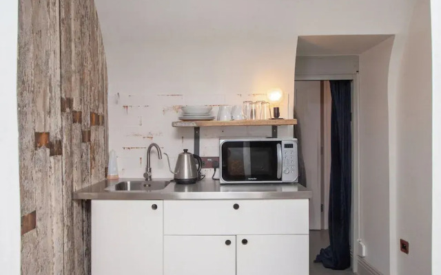 Higgihaus Apt1 36 37 Royal York Cres