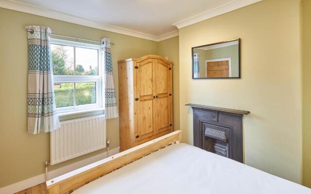 Host Stay Holmedene
