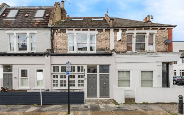 Modern, Bright & Elegant 3 Bed Fulham Maisonette