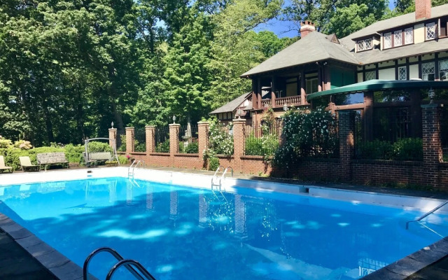 Gramercy Mansion B&B
