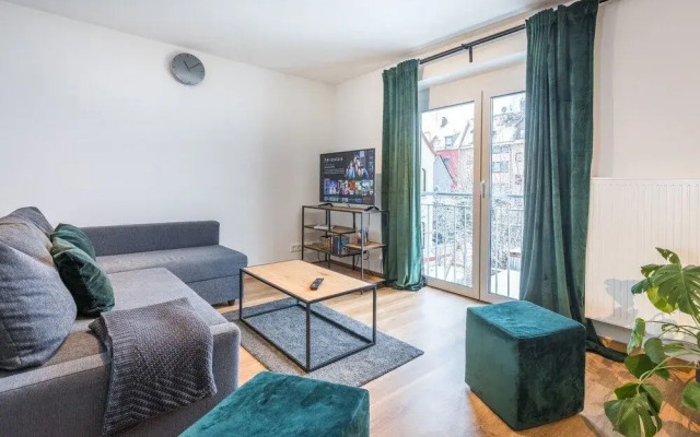 BRIGHT - Augsburg's Biggest - 4BR - Parking - Kitchen