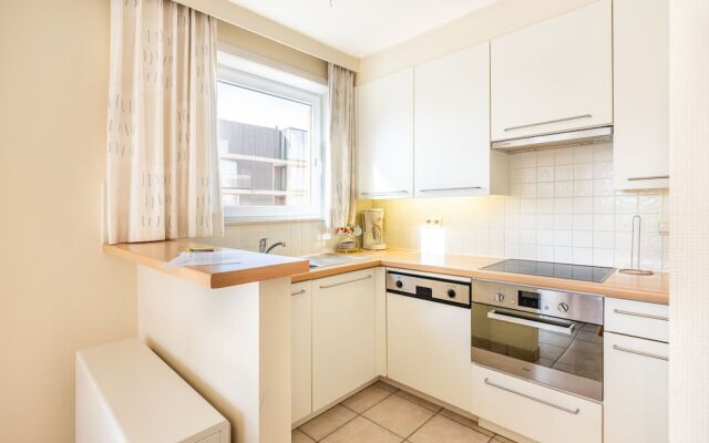 Modern 1st Floor Apartment in Oostduinkerke