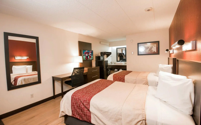 Red Roof Inn PLUS+ Chicago - Willowbrook
