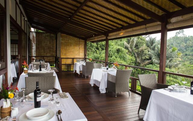 Suarapura Resort and SPA