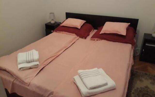 Piac Utcai Apartman 2