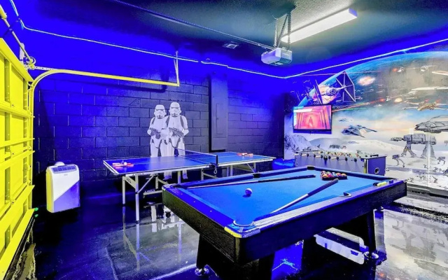 Upstay - 18-guest Mansion w Pool, Games, Cinema