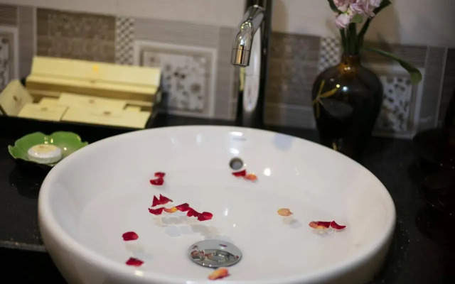 Royal Holiday Hanoi Hotel