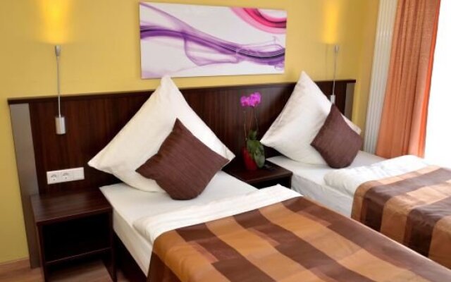 Tucado Cafe | Restaurant |