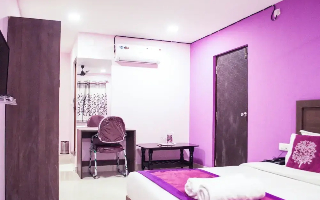Sri Sai Suites by OYO Rooms