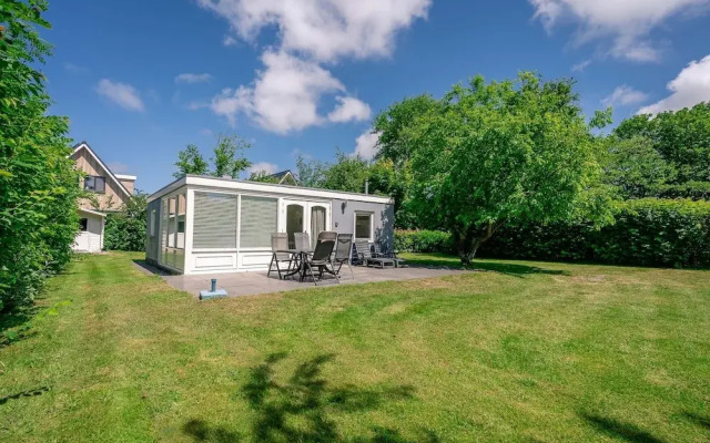 Cozy Detached Bungalow for 4 Persons