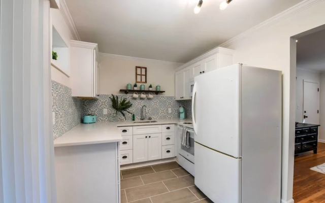 Charming Charlotte Condo - Fully Renovated!