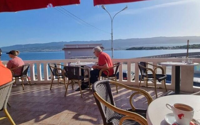 Tropical 2 Bedroom Apartment. Heaven Like Beaches