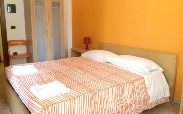 Apartment With 3 Bedrooms in Schiavonea, With Furnished Balcony - 100