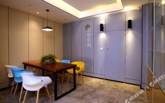 Luoyang New Shengguang Hotel