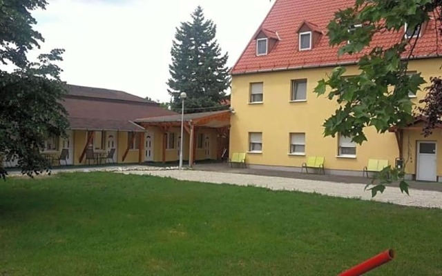Fenyő Panzió
