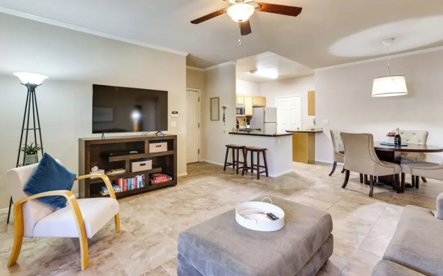 Walk to Papago Park: Central Phoenix Condo