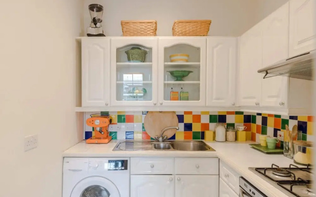 Traditional 2 Bed Apartment, Notting Hill