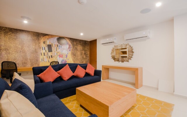 LUXURY 1-bdr -ROOFTOP POOL-GYM-PARK G310