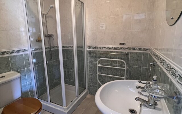 Sea View Hotel - Sandpebbles