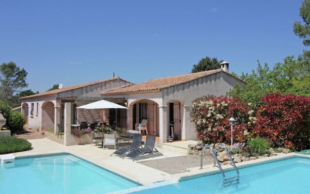 Gorgeous Villa in Bagnols-en-Foret with Swimming Pool