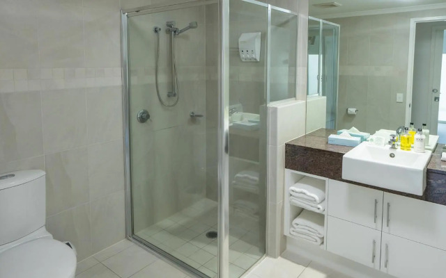 Waters Edge Apartment