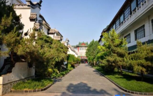 Beijing Sichuan Wuliangye Longzhaoshu Hotel
