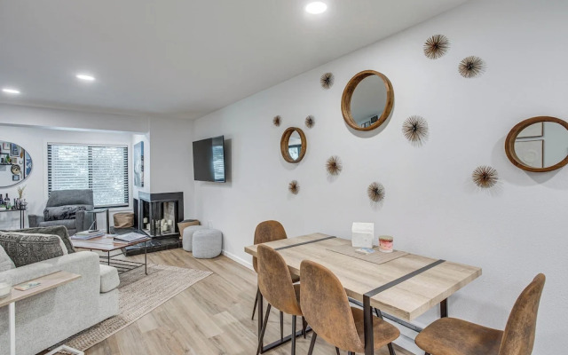 Remodeled Vail Condo w/ Hot Tub Access!