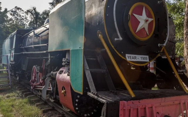 Hotel Emerald Manor by OYO Rooms