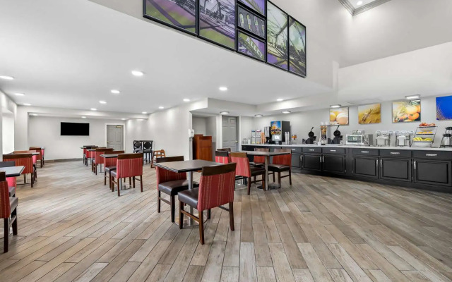 Comfort Inn & Suites Nashville Near Tanger Outlets  I-24 Antioch