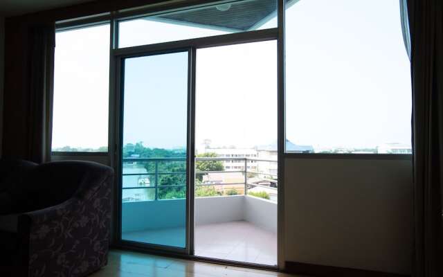 Ayutthaya River View Hotel