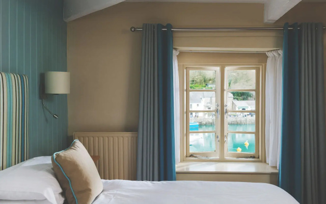 The Old Custom House