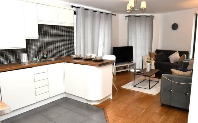 Sleeps 4 - Private Balcony - Wheelchair Accessible