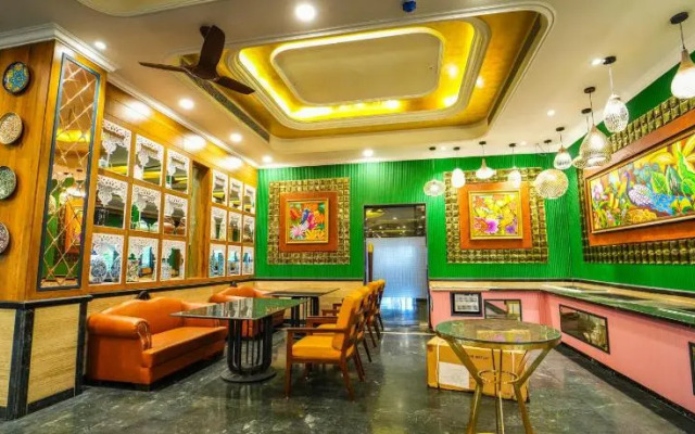 Mayfair Oasis Resort & Convention