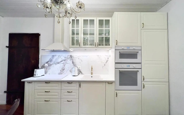 Montreux Castle | Charming Lake View Studio
