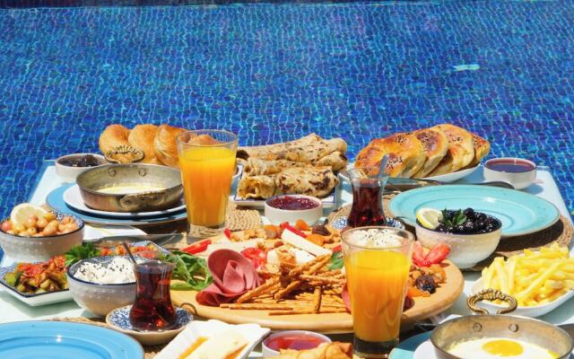 Lavinia Garden Alaçatı